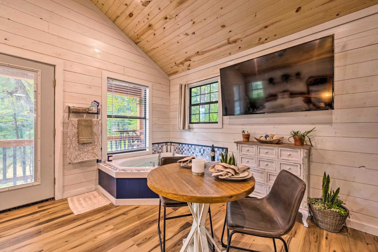 Romantic Broken Bow Cabin With Jacuzzi And Fire Pit! 外观 照片