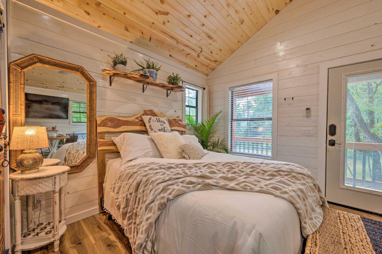 Romantic Broken Bow Cabin With Jacuzzi And Fire Pit! 外观 照片